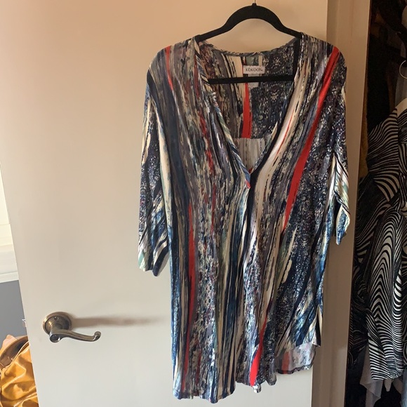 Super vibrant, cute and comfortable Kokoon Boutique Brand top. Made in USA - Picture 3 of 7